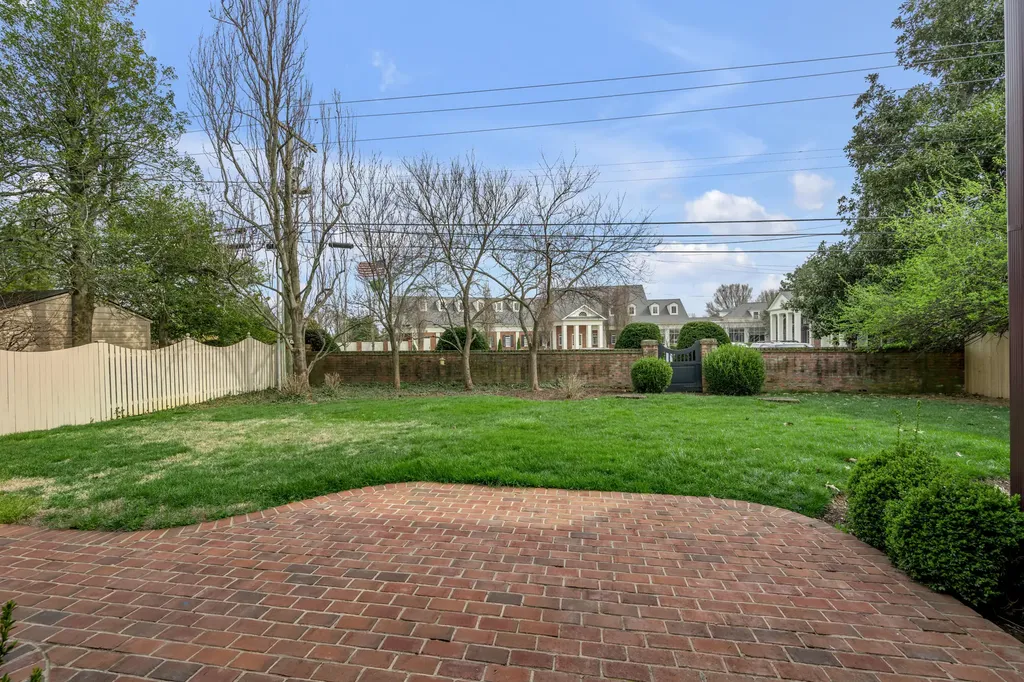 304 Holiday Road Lexington KY 40502