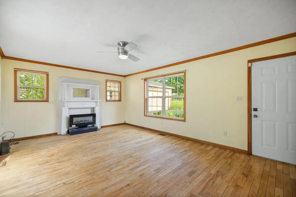 3024 Springs Branch Drive London KY 40744