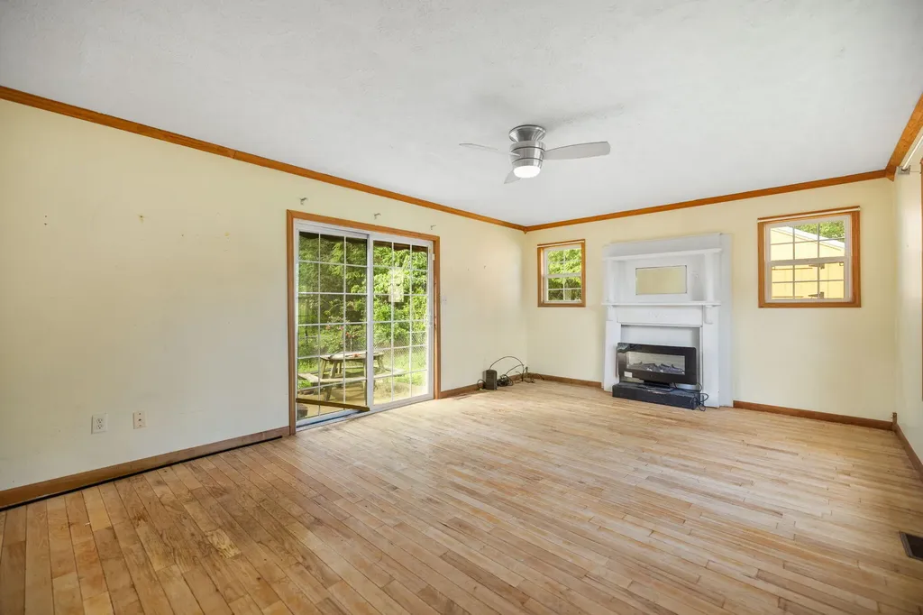 3024 Springs Branch Drive London KY 40744