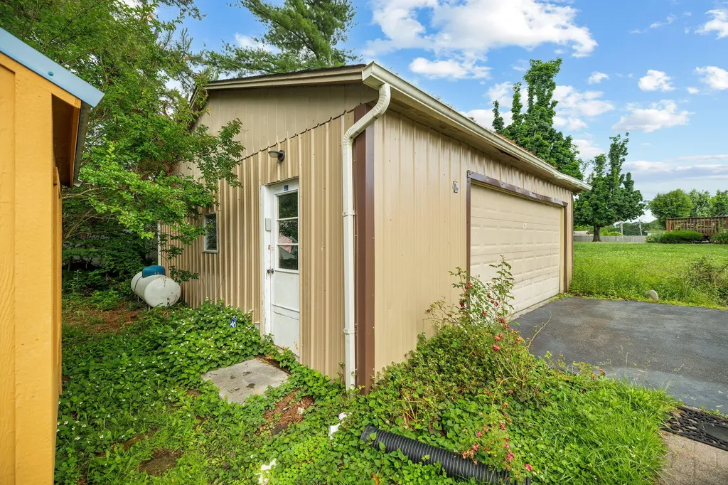 3024 Springs Branch Drive London KY 40744