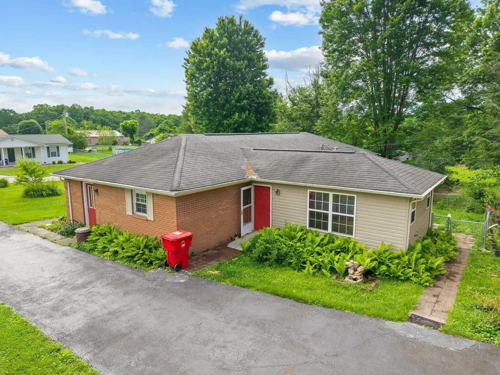3024 Springs Branch Drive London KY 40744