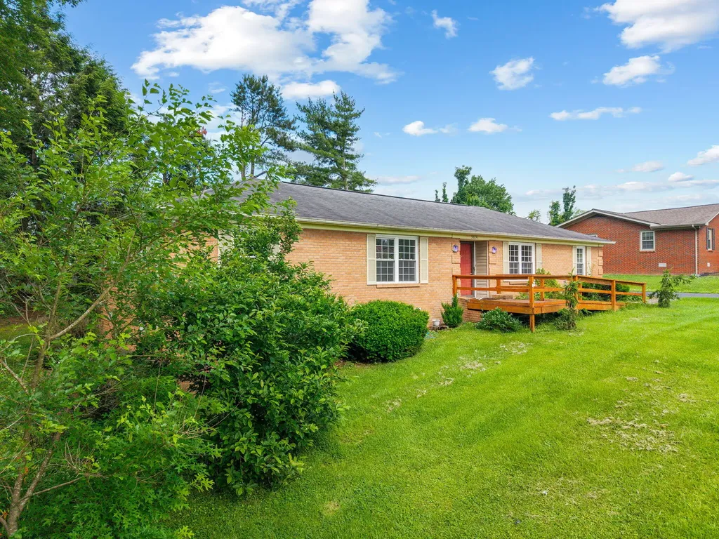 3024 Springs Branch Drive London KY 40744