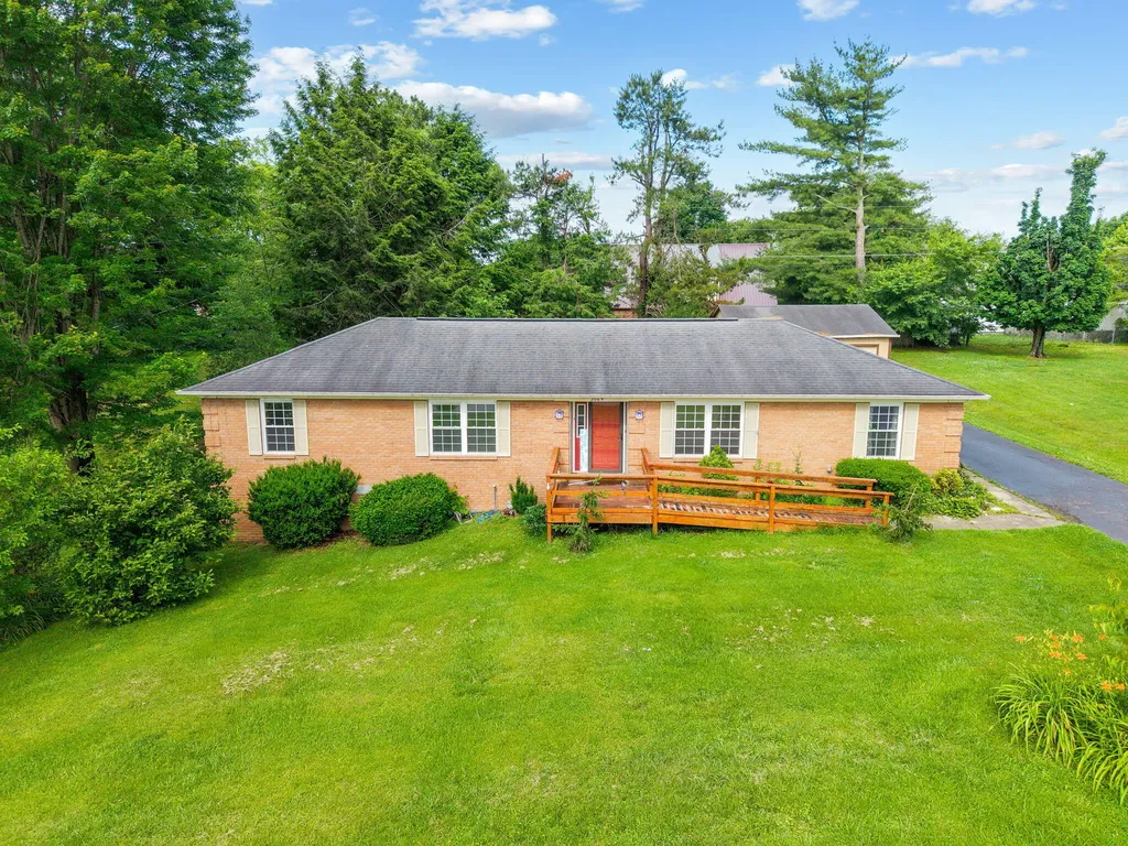 3024 Springs Branch Drive London KY 40744
