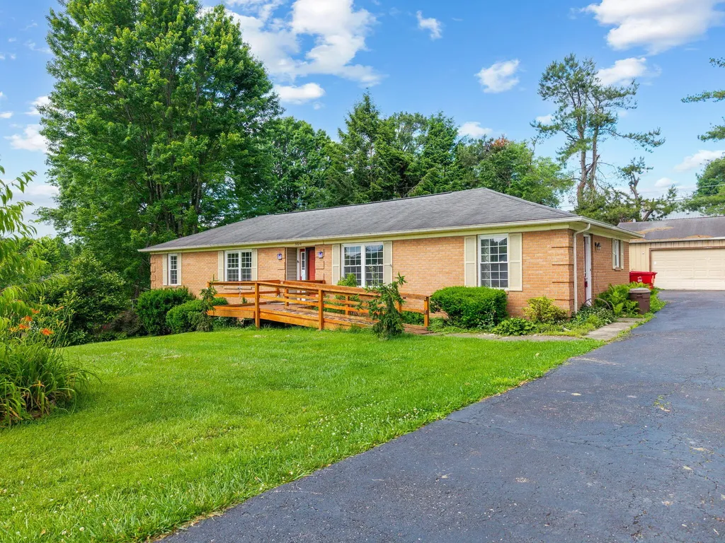 3024 Springs Branch Drive London KY 40744