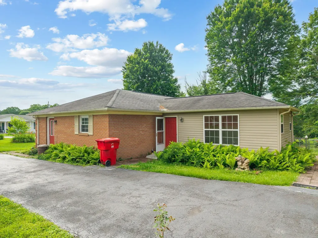 3024 Springs Branch Drive London KY 40744