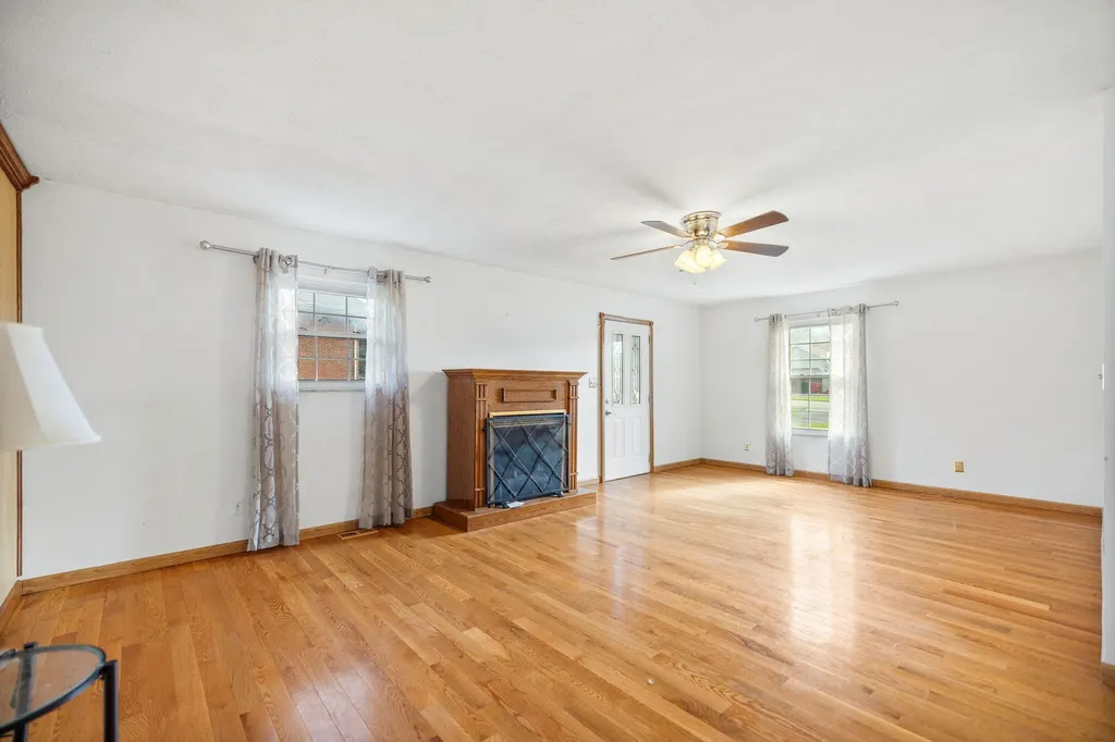 3024 Springs Branch Drive London KY 40744