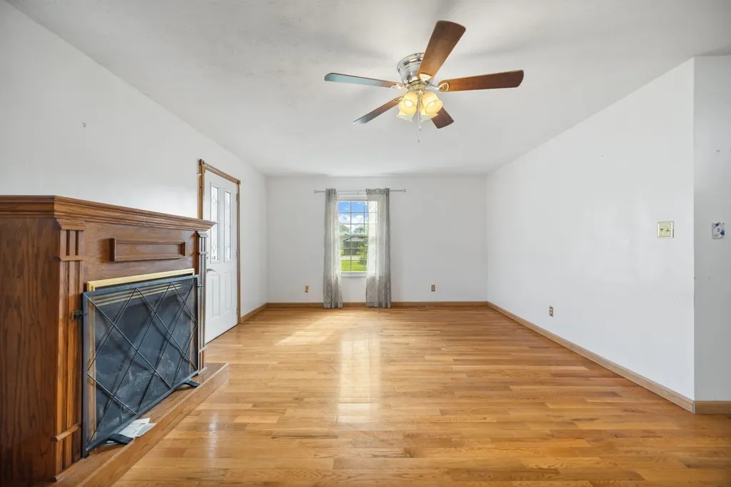3024 Springs Branch Drive London KY 40744