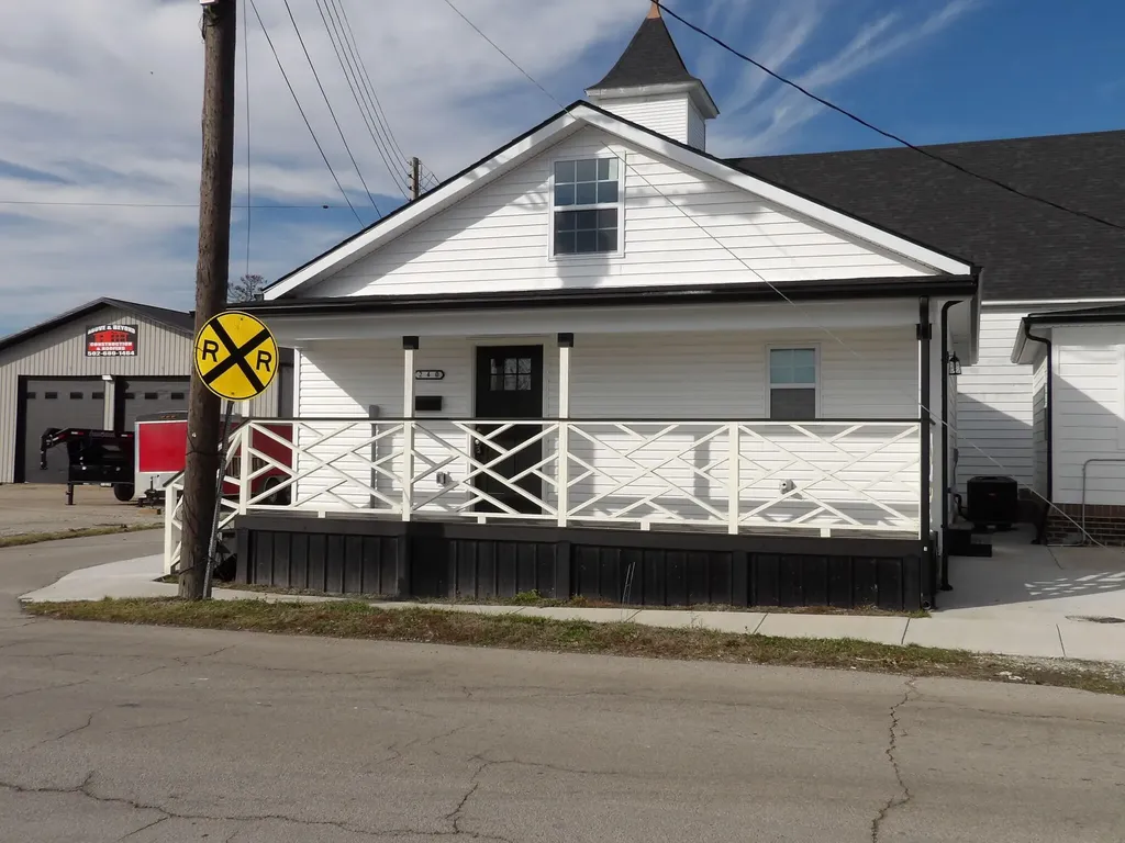 240 E Court Street Lawrenceburg KY 40342