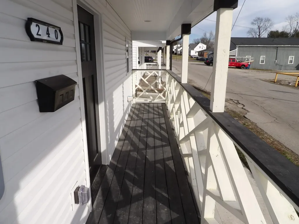 240 E Court Street Lawrenceburg KY 40342