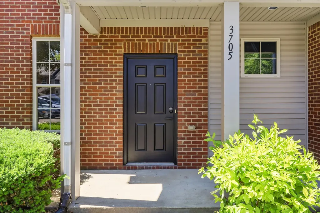 3705 Lochdale Terrace Lexington KY 40514
