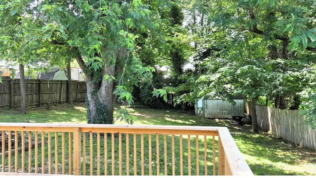 225 Kentucky Avenue Paris KY 40361