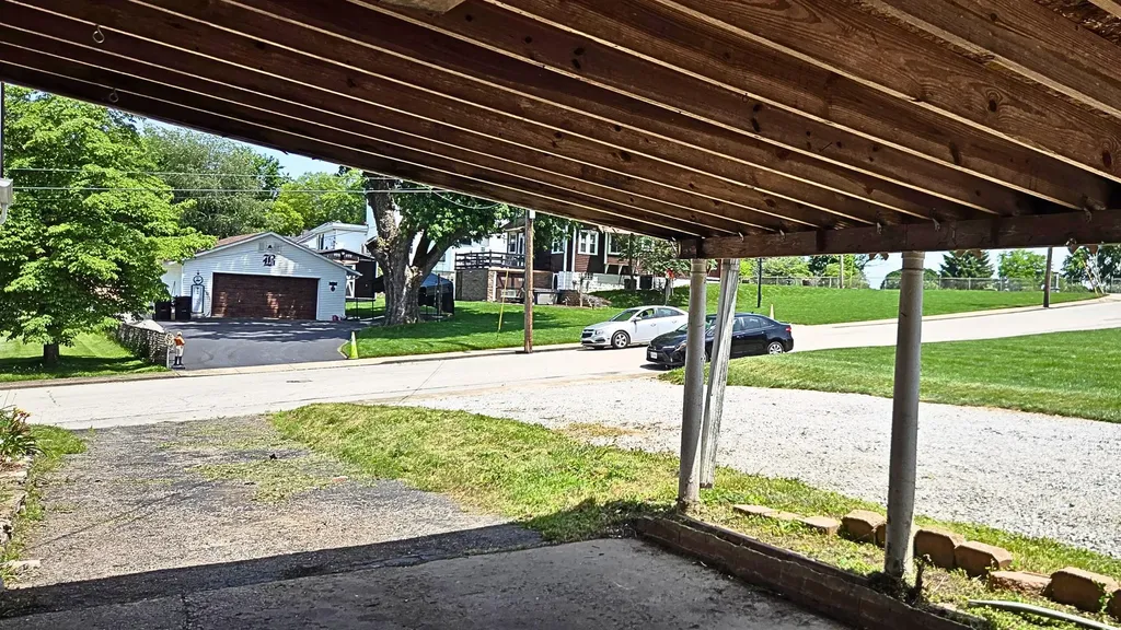 225 Kentucky Avenue Paris KY 40361