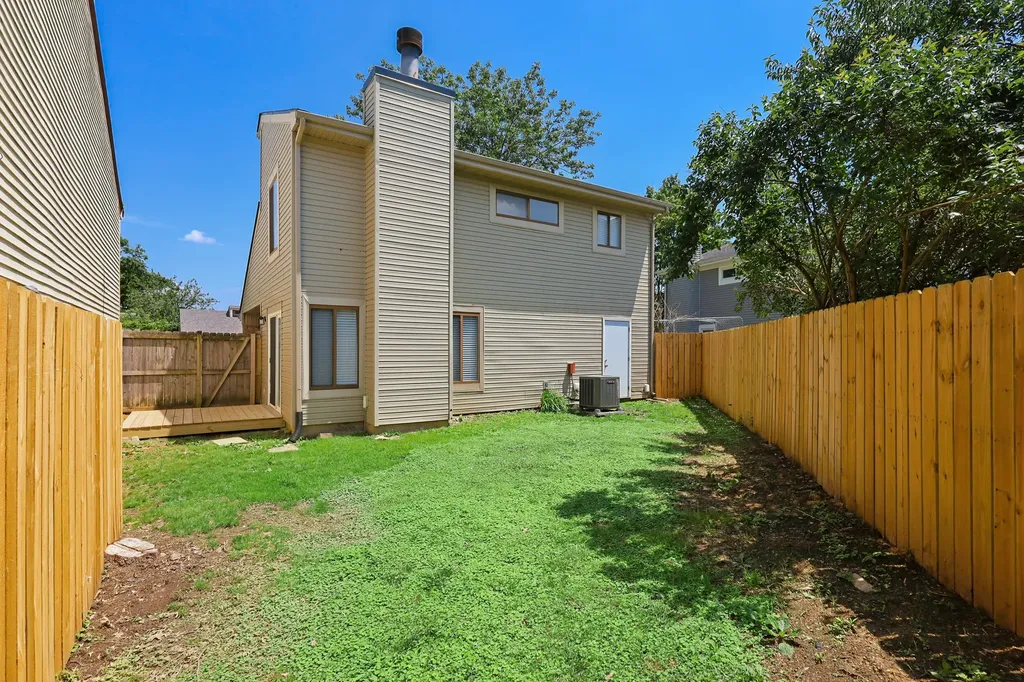 1676 Prairie Circle Lexington KY 40515