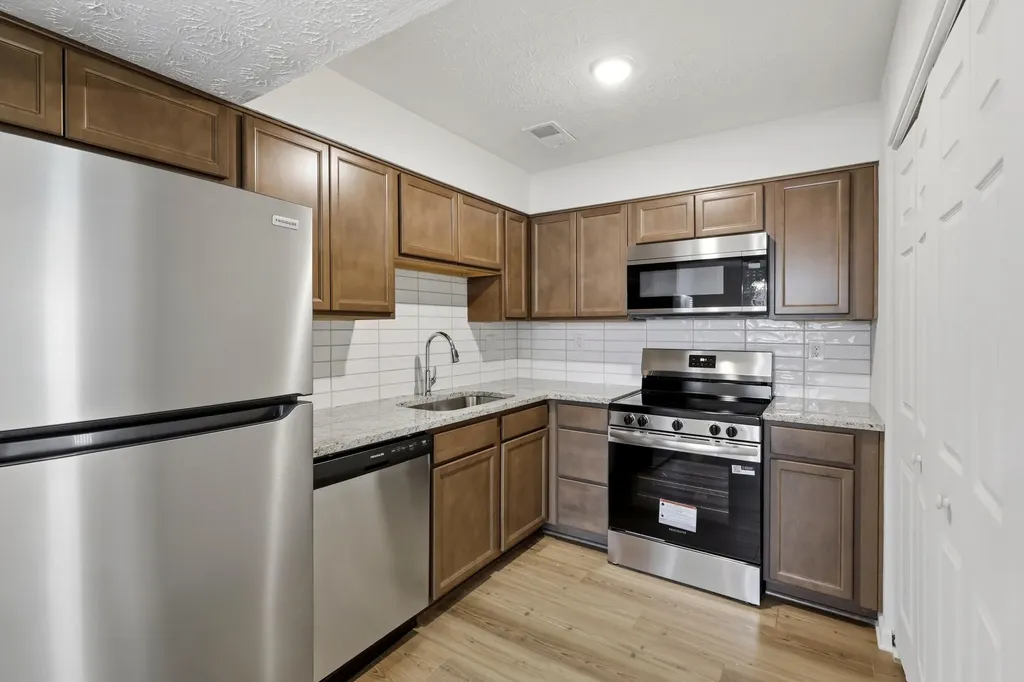 1676 Prairie Circle Lexington KY 40515