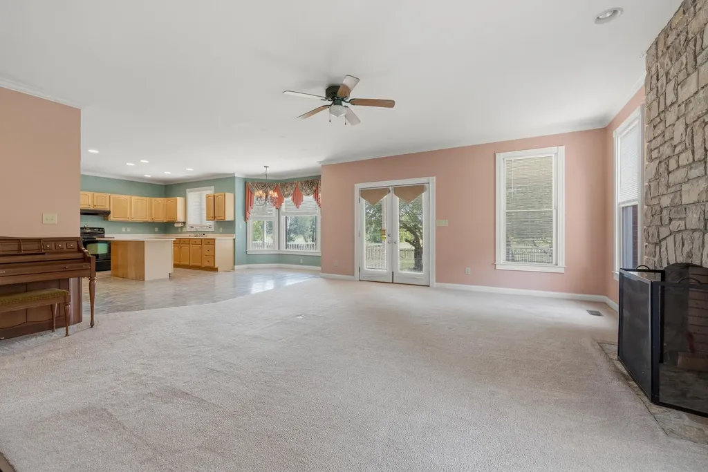 5650 Russell Cave Road Lexington KY 40511