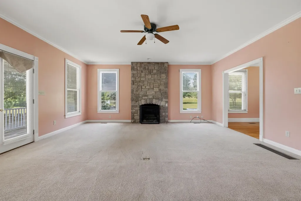 5650 Russell Cave Road Lexington KY 40511