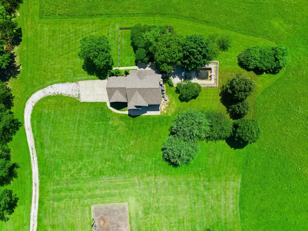 5650 Russell Cave Road Lexington KY 40511
