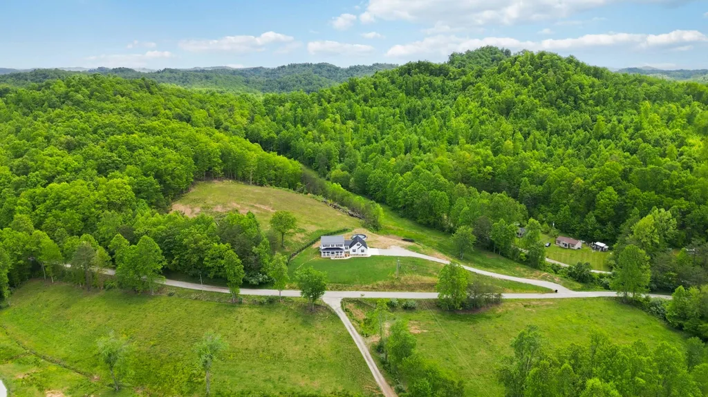 2604 Upper Rader Road Manchester KY 40962