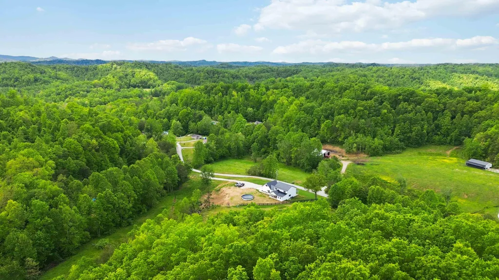 2604 Upper Rader Road Manchester KY 40962