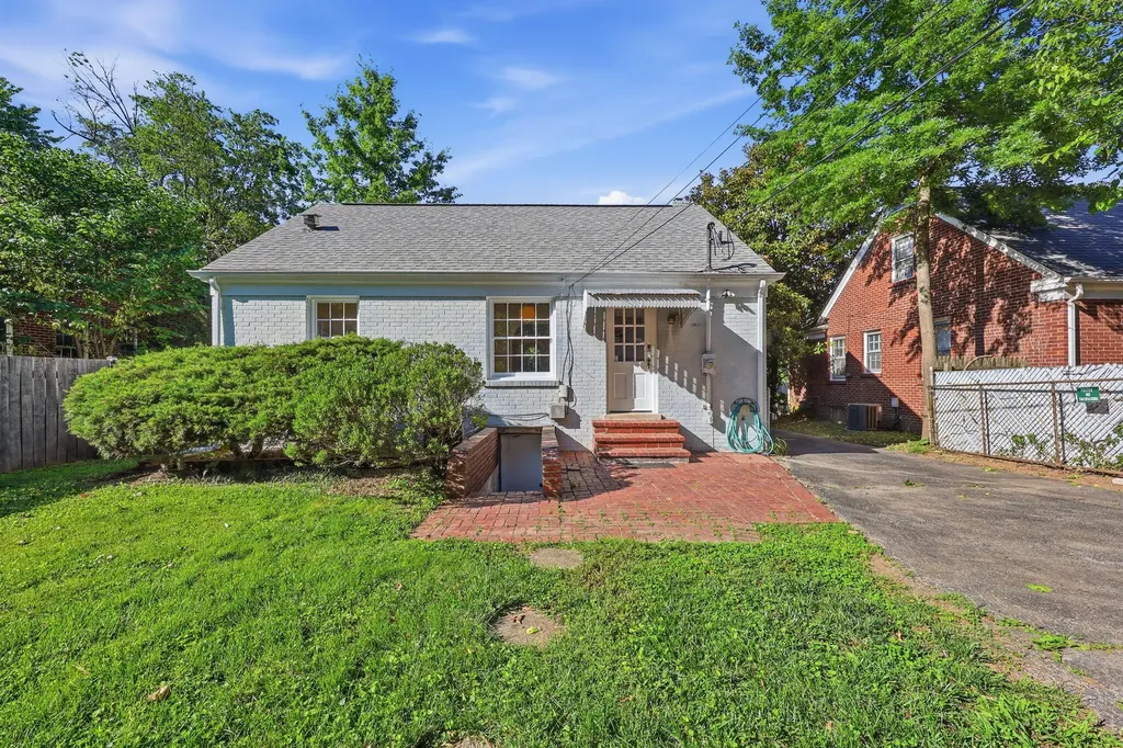 220 Barberry Lane Lexington KY 40503