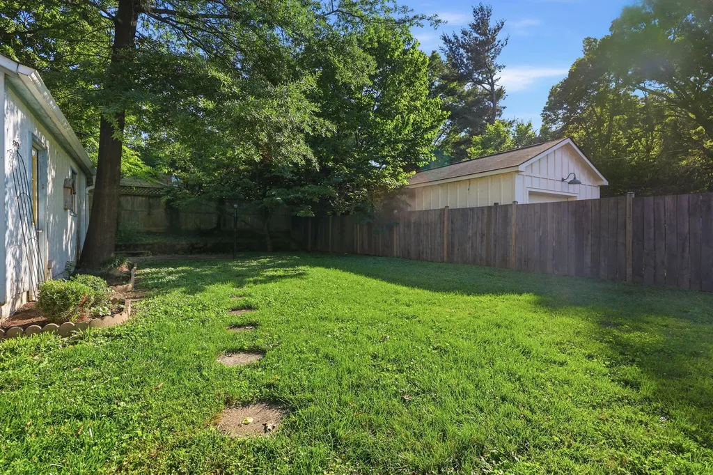 220 Barberry Lane Lexington KY 40503