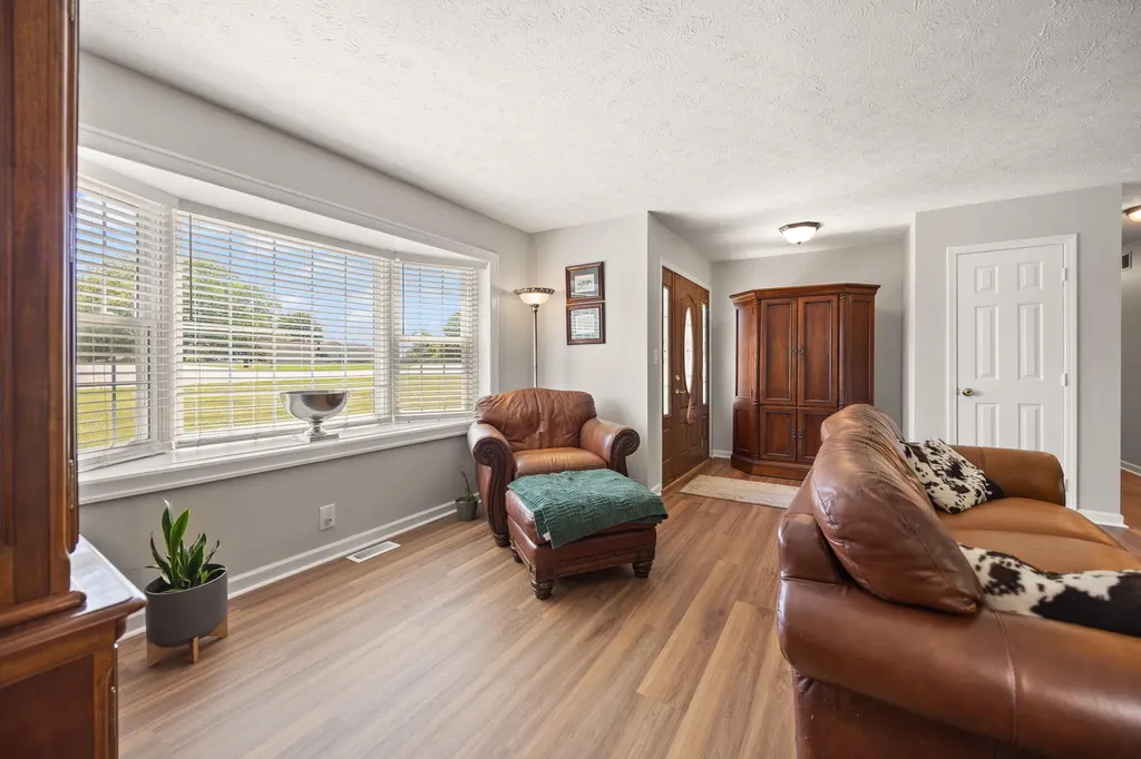 105 Jolomic Lane Georgetown KY 40324