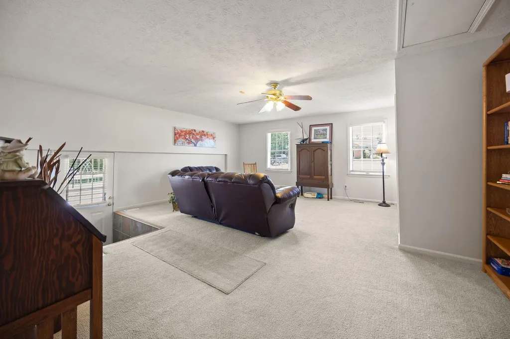 105 Jolomic Lane Georgetown KY 40324