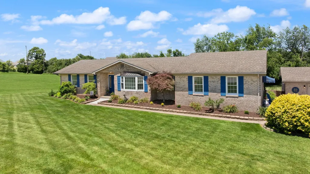 105 Jolomic Lane Georgetown KY 40324