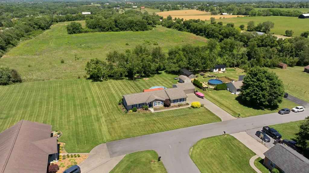 105 Jolomic Lane Georgetown KY 40324