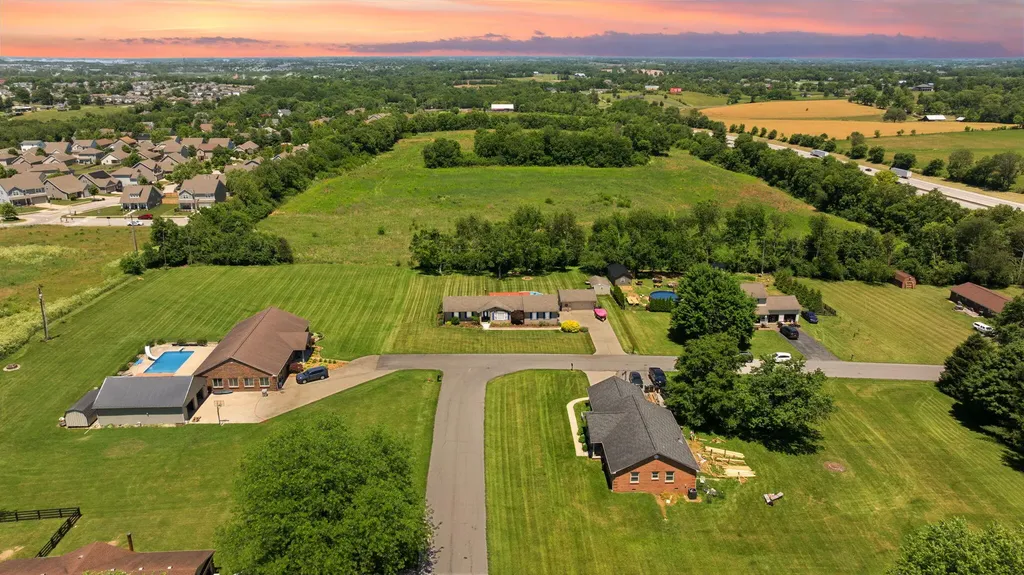 105 Jolomic Lane Georgetown KY 40324