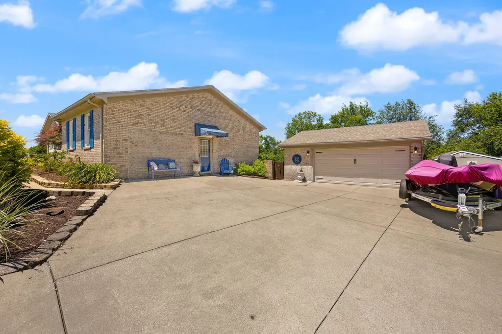 105 Jolomic Lane Georgetown KY 40324