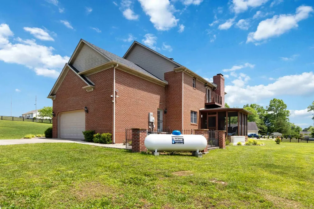 342 Silver Eagle Drive London KY 40744