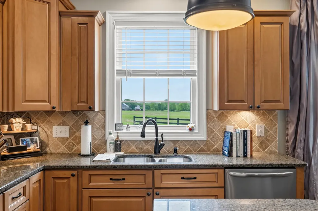 405 Hawthorne Drive Nicholasville KY 40356