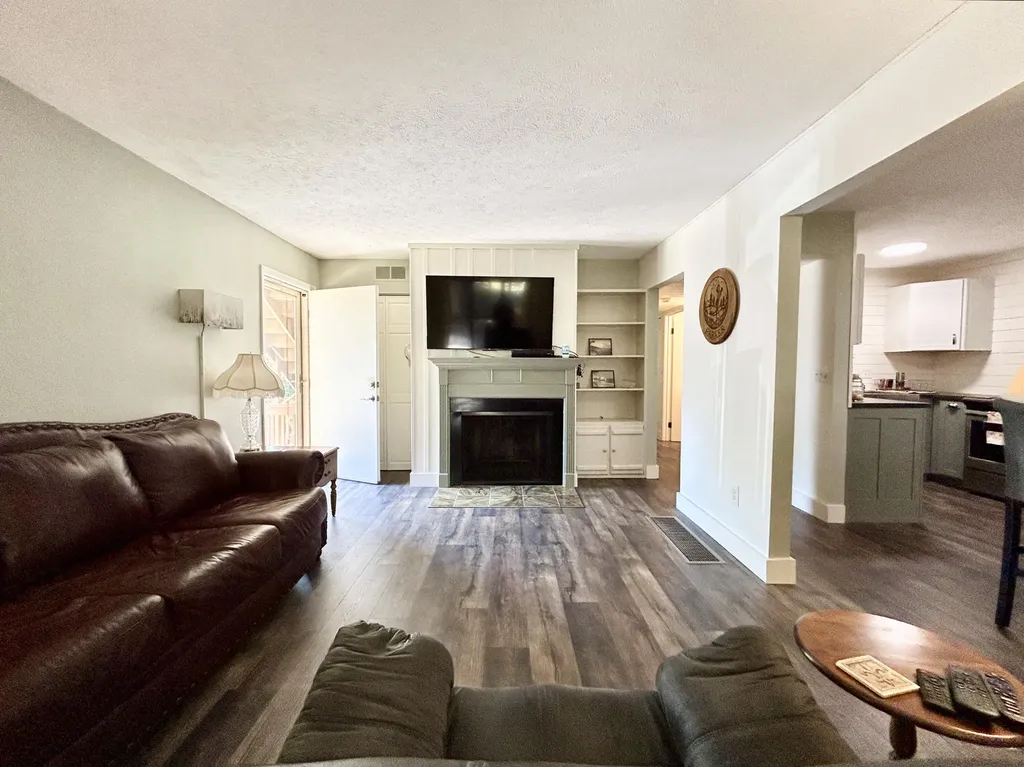 43-4 Woodson Bend Bronston KY 42518