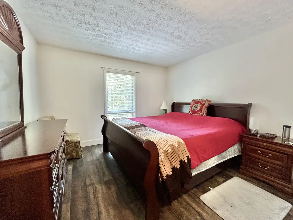 43-4 Woodson Bend Bronston KY 42518