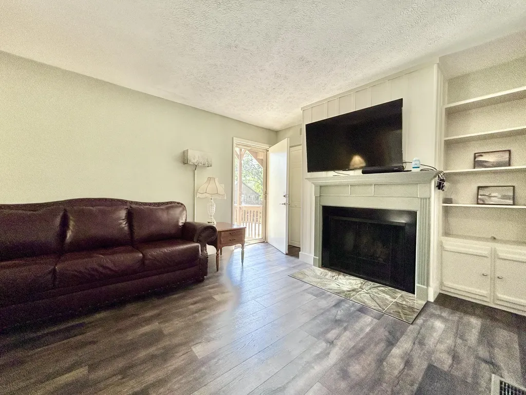 43-4 Woodson Bend Bronston KY 42518