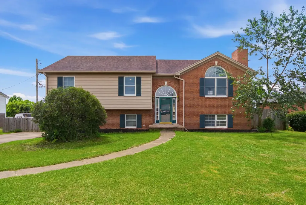 1041 Indian Trail Lawrenceburg KY 40342