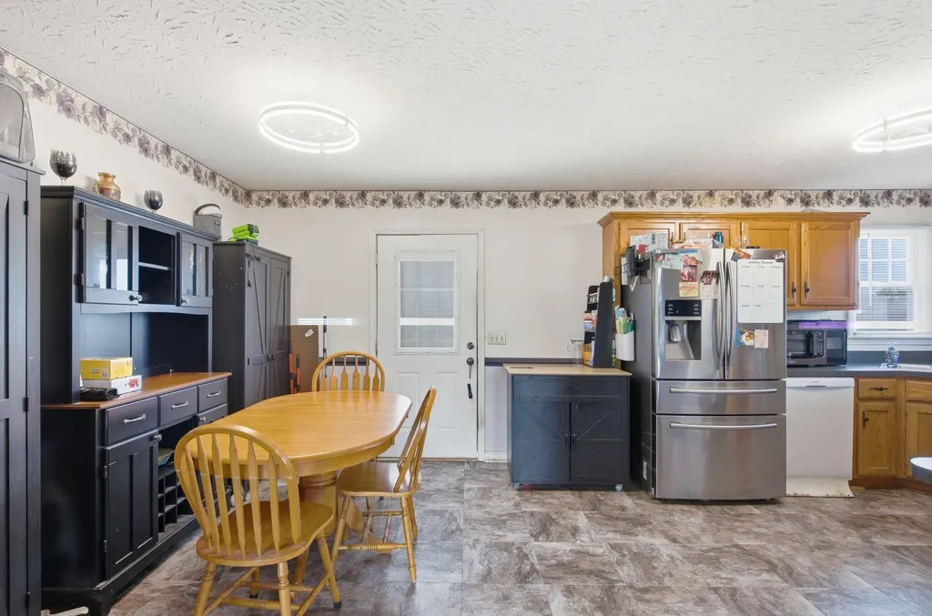 1041 Indian Trail Lawrenceburg KY 40342