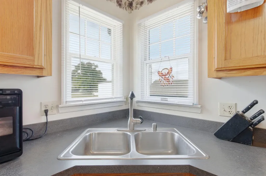 1041 Indian Trail Lawrenceburg KY 40342
