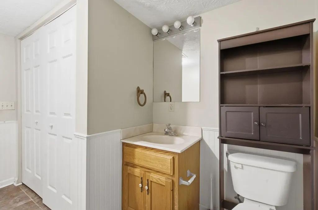 1041 Indian Trail Lawrenceburg KY 40342