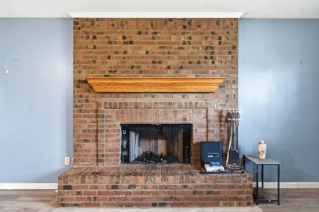1041 Indian Trail Lawrenceburg KY 40342