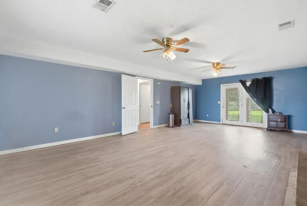 1041 Indian Trail Lawrenceburg KY 40342