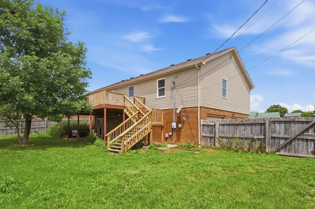 1041 Indian Trail Lawrenceburg KY 40342