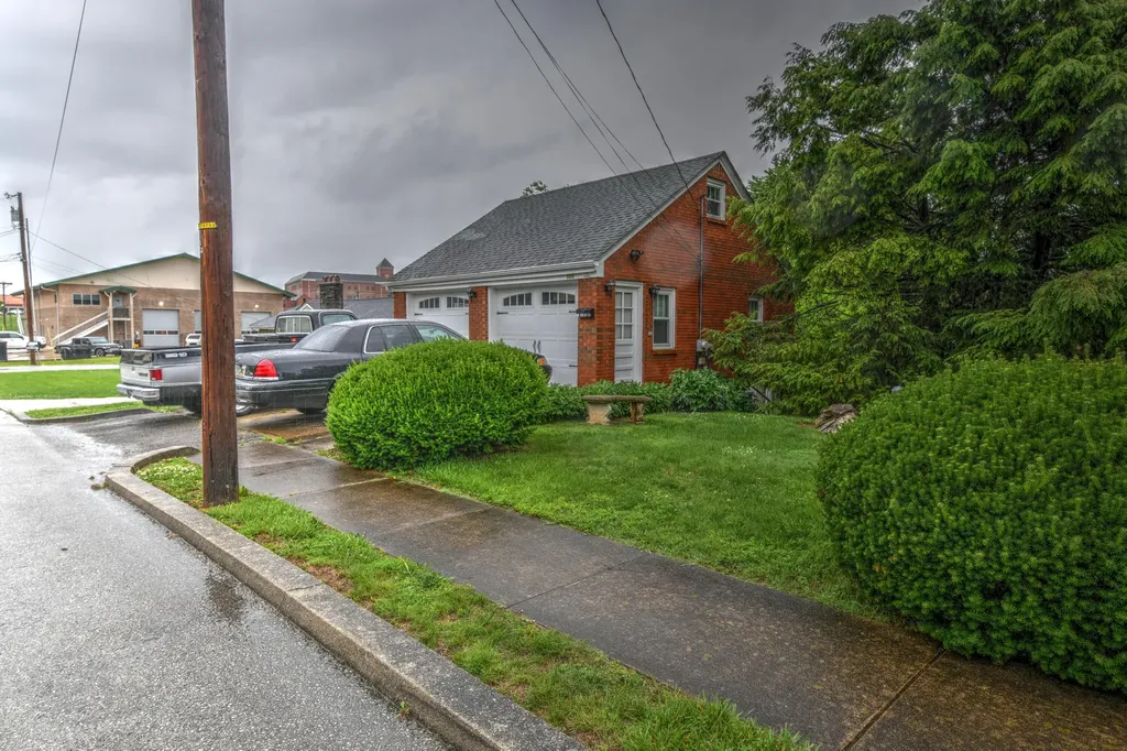 126 Crawford Avenue Somerset KY 42501
