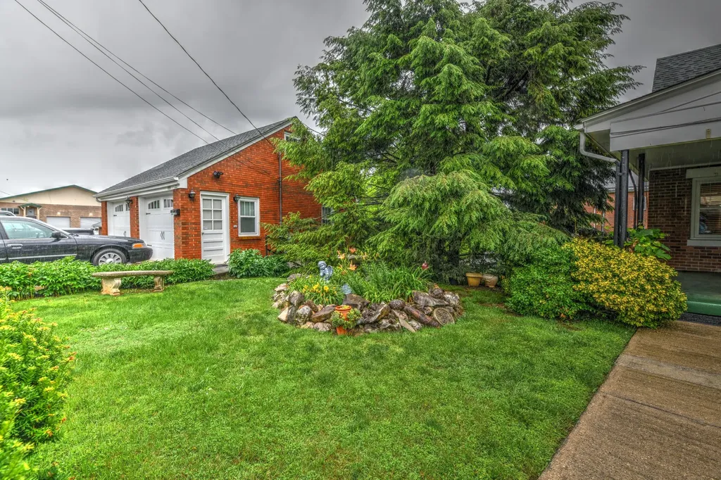 126 Crawford Avenue Somerset KY 42501