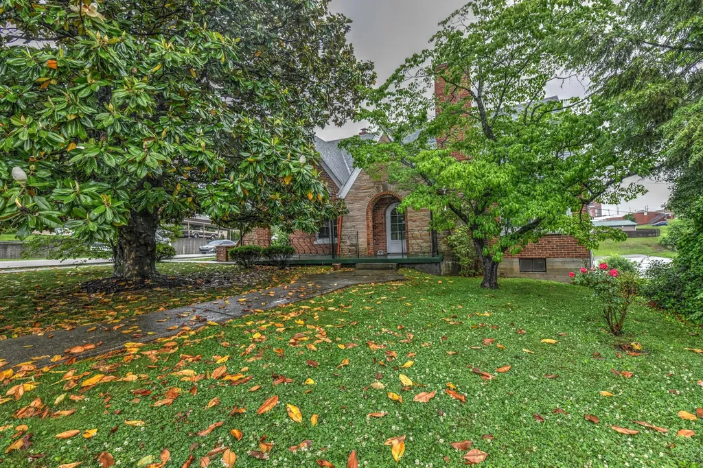 126 Crawford Avenue Somerset KY 42501