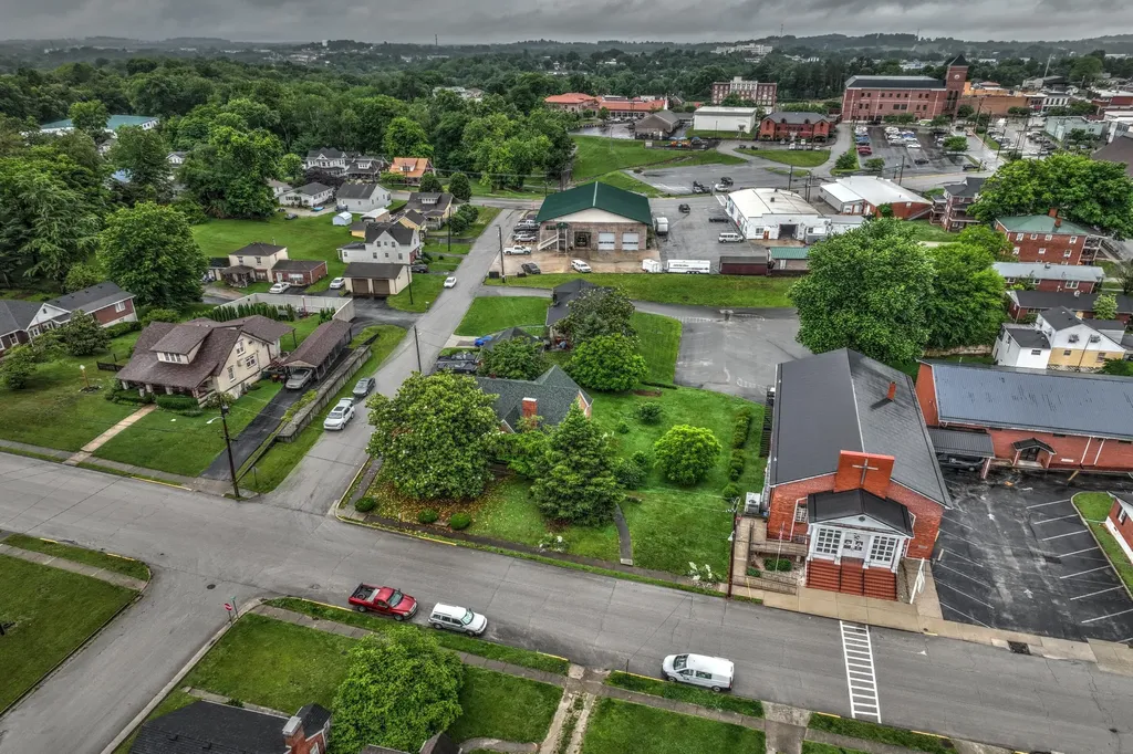 126 Crawford Avenue Somerset KY 42501