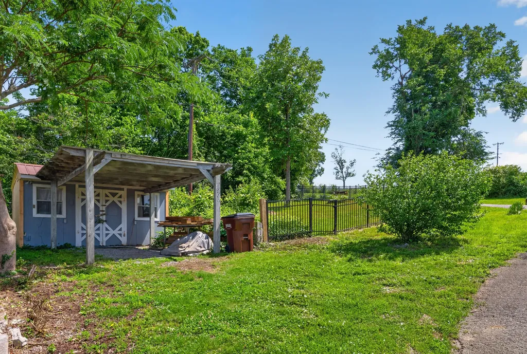 900 Hagers Camp Road Harrodsburg KY 40330