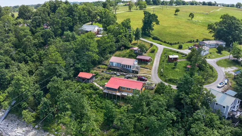 900 Hagers Camp Road Harrodsburg KY 40330