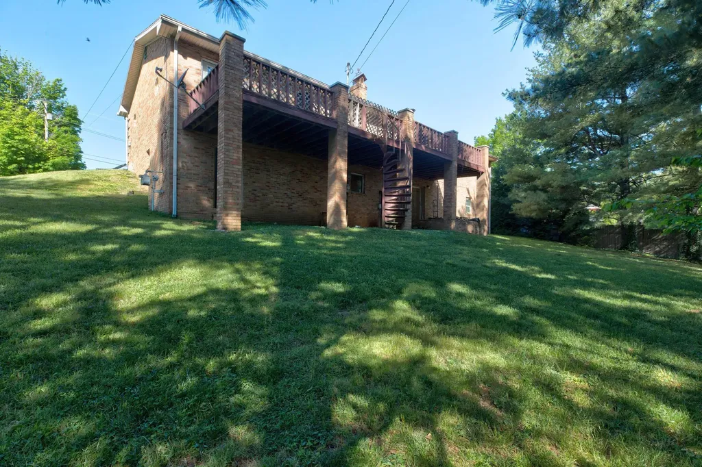609 Virginia Avenue Mt Sterling KY 40353